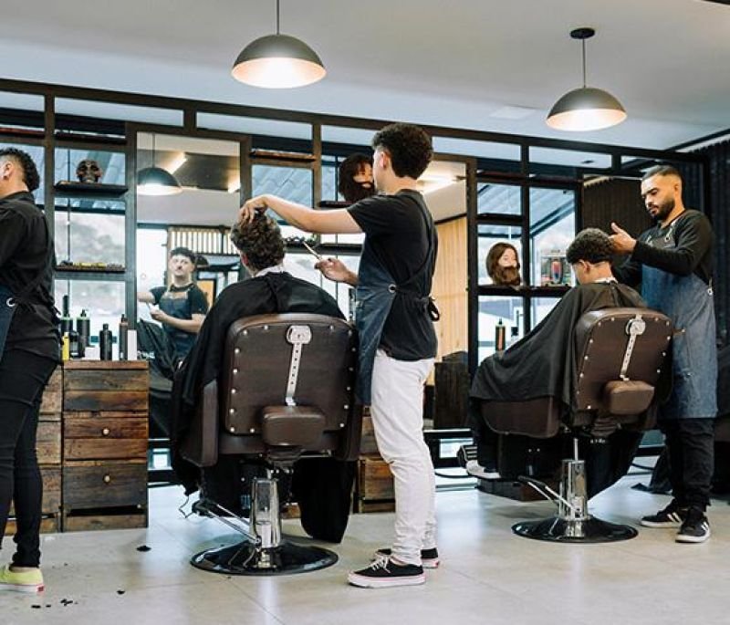 CERTIFICATE IN ADVANCED BARBERING ( S-122 )
